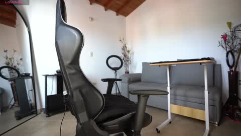 Luis    Instagram   online show from January 2025 07:24:01 PM