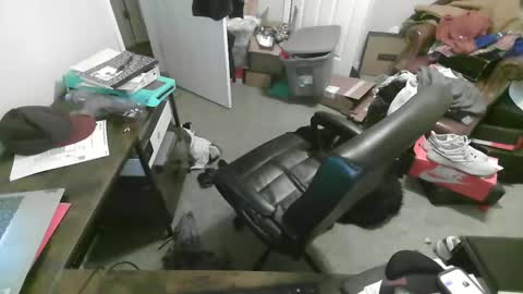 Snapshot of mrman521 chatting on December 2024 01:52:02 PM mrman521 online show from December 2024 01:52:02 PM