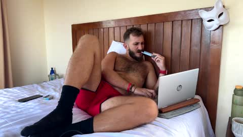 Max online show from April 2026 05:01:02 AM