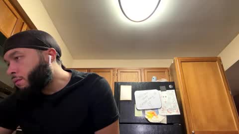 Snapshot of mrnuts24 chatting on December 2024 02:20:01 AM mrnuts24 online show from December 2024 02:20:01 AM