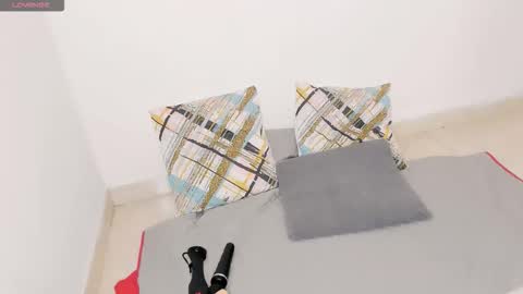 Griseld   online show from October 2025 06:38:02 PM