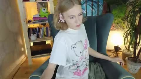 Snapshot of mrs_mills chatting on September 2025 12:42:02 PM Barbie online show from September 2025 12:42:02 PM