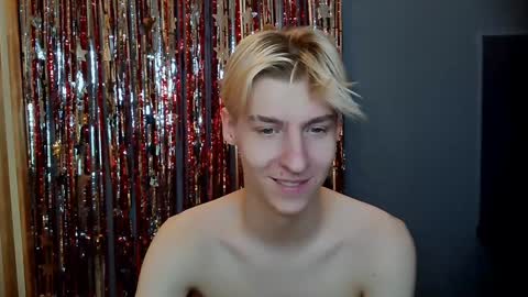 Snapshot of mrsexycum4u chatting on December 2024 11:26:01 AM Adam online show from December 2024 11:26:01 AM