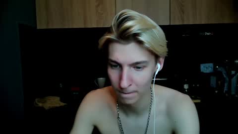 Snapshot of mrsexycum4u chatting on January 2025 01:08:01 AM Adam online show from January 2025 01:08:01 AM