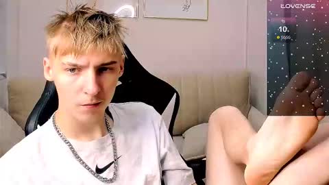 Snapshot of mrsexycum4u chatting on October 2025 10:56:02 PM Adam online show from October 2025 10:56:02 PM