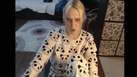 Snapshot of mrsluck chatting on November 2025 06:34:02 PM Sasha online show from November 2025 06:34:02 PM