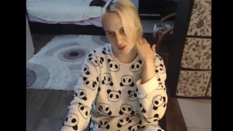 Snapshot of mrsluck chatting on November 2025 05:04:01 PM Sasha online show from November 2025 05:04:01 PM