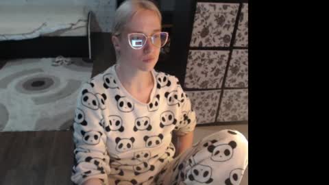 Sasha online show from April 2026 04:08:01 PM