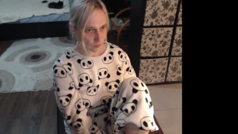 Snapshot of mrsluck chatting on June 2026 06:35:02 PM Sasha online show from June 2026 06:35:02 PM