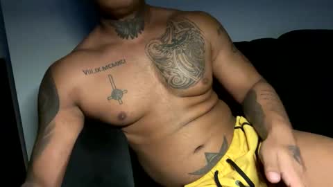 Snapshot of mrthickandfit chatting on December 2024 11:55:01 AM Tatd and Fit online show from December 2024 11:55:01 AM