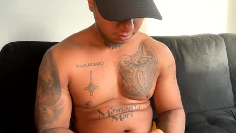 Snapshot of mrthickandfit chatting on December 2024 06:22:02 PM Tatd and Fit online show from December 2024 06:22:02 PM