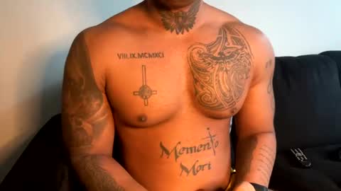 Snapshot of mrthickandfit chatting on January 2025 10:50:02 PM Tatd and Fit online show from January 2025 10:50:02 PM