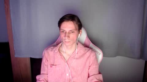 Snapshot of mrv1rginvibes chatting on November 2025 08:11:01 PM Shy Boy online show from November 2025 08:11:01 PM