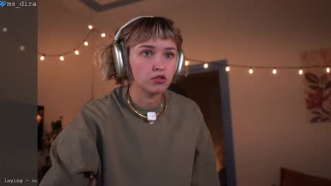 Snapshot of ms_dira chatting on February 2026 04:51:01 PM dira and the riru tribe online show from February 2026 04:51:01 PM