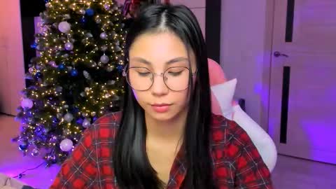 ms_emily_ online show from December 2025 08:49:01 PM