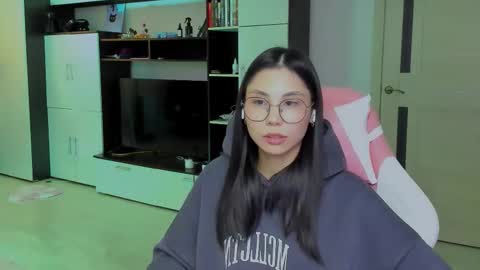 ms_emily_ online show from January 2026 03:39:02 PM