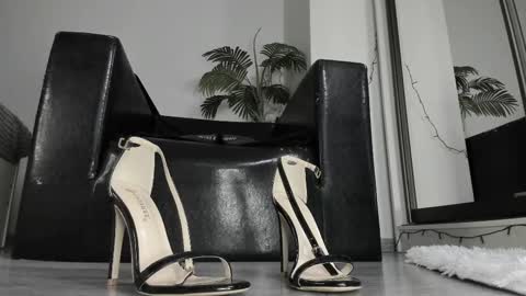 Snapshot of ms_enigma chatting on February 2025 04:00:01 PM Goddess. Miss. Lady. Queen. Madam Milady online show from February 2025 04:00:01 PM