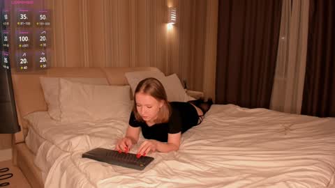 Snapshot of ms_evasweet chatting on December 2024 05:11:01 PM Eva 3 online show from December 2024 05:11:01 PM