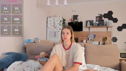 Snapshot of ms_foryou chatting on September 2025 03:43:01 AM Ms ForYOU online show from September 2025 03:43:01 AM