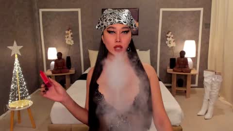 Snapshot of ms_lhaydeebunny chatting on December 2024 01:58:01 PM Evon online show from December 2024 01:58:01 PM