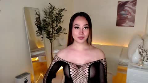 Snapshot of ms_lhaydeebunny chatting on May 2026 01:18:02 PM Evon online show from May 2026 01:18:02 PM
