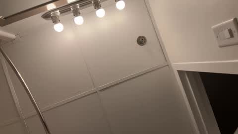 mskitty000 online show from December 2025 02:08:02 AM