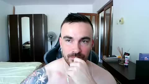 Snapshot of mu5clemania chatting on June 2026 09:41:02 AM Victor online show from June 2026 09:41:02 AM