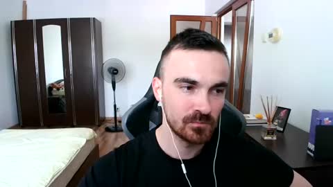 Snapshot of mu5clemania chatting on June 2026 12:22:01 PM Victor online show from June 2026 12:22:01 PM