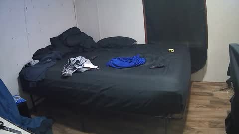 Muffdiver online show from April 2026 05:23:01 PM