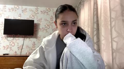 Tia online show from April 2026 06:07:02 AM