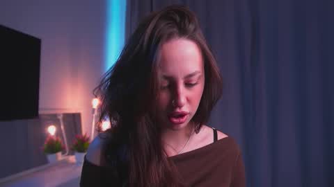 Kira online show from September 2025 04:12:01 AM