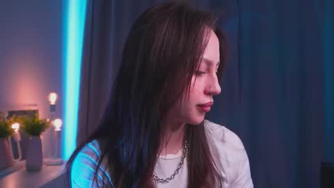 Kira online show from September 2025 05:53:02 AM