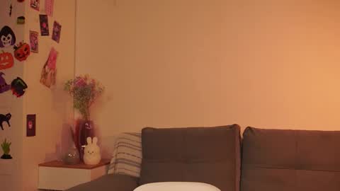 Kira online show from November 2025 06:02:02 AM