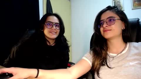 Snapshot of multiorgasmic_6 chatting on October 2025 02:20:01 AM Dani and Alex online show from October 2025 02:20:01 AM