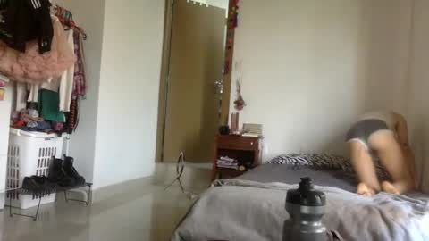 Snapshot of munchi_ chatting on December 2024 12:02:01 PM online show from December 2024 12:02:01 PM