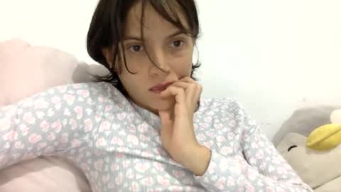 Snapshot of munchi_ chatting on December 2024 01:04:02 AM online show from December 2024 01:04:02 AM