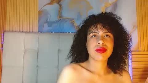 Snapshot of muriell303av chatting on November 2025 03:32:02 AM muriell303av online show from November 2025 03:32:02 AM