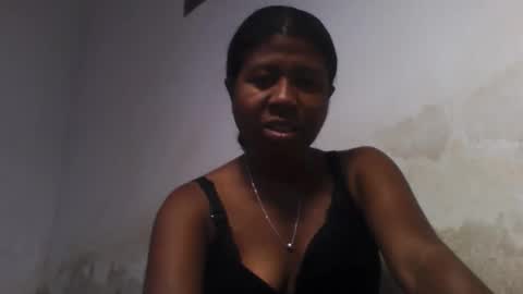 Snapshot of murielleee chatting on May 2026 08:43:02 AM murielleee online show from May 2026 08:43:02 AM