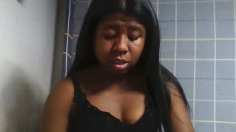 Snapshot of murielleee chatting on June 2026 07:44:01 AM murielleee online show from June 2026 07:44:01 AM