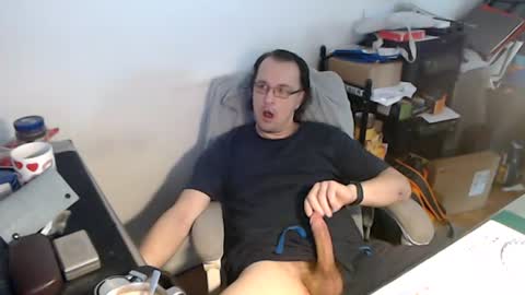 Snapshot of muschiliebhaber chatting on June 2026 01:24:02 PM Horny Goat online show from June 2026 01:24:02 PM
