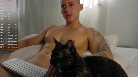 Snapshot of muscle_king_cum chatting on December 2025 02:11:01 PM muscle_king_cum online show from December 2025 02:11:01 PM