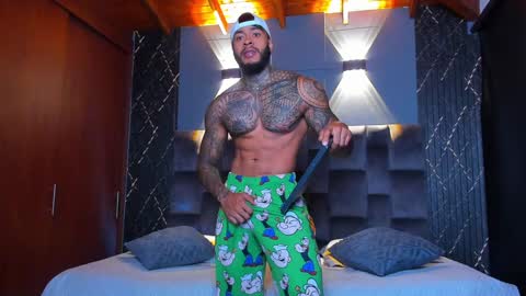 Snapshot of muscle_man19 chatting on December 2024 02:38:02 PM Nick online show from December 2024 02:38:02 PM