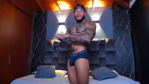 Snapshot of muscle_man19 chatting on January 2025 03:42:02 AM Nick online show from January 2025 03:42:02 AM