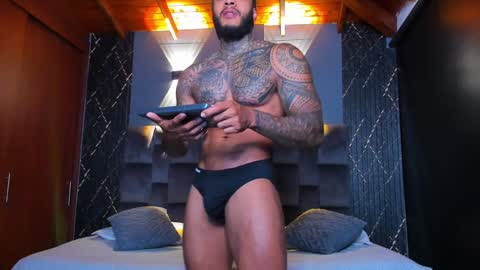 Snapshot of muscle_man19 chatting on January 2025 01:58:01 PM Nick online show from January 2025 01:58:01 PM