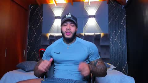 Snapshot of muscle_man19 chatting on January 2025 12:57:02 AM Nick online show from January 2025 12:57:02 AM