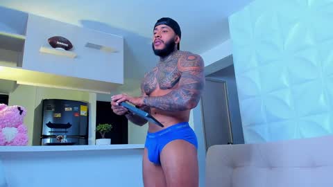 Snapshot of muscle_man19 chatting on February 2025 02:07:01 AM Nick online show from February 2025 02:07:01 AM