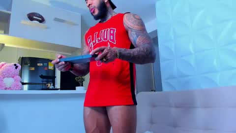 Snapshot of muscle_man19 chatting on February 2025 11:20:02 PM Nick online show from February 2025 11:20:02 PM