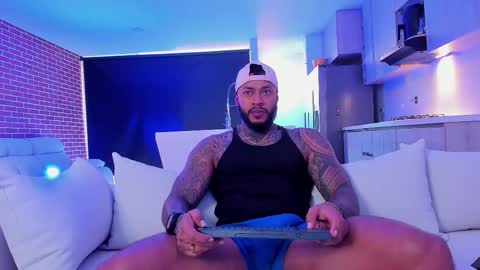 Snapshot of muscle_man19 chatting on September 2025 12:18:01 PM Nick online show from September 2025 12:18:01 PM