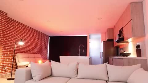 Snapshot of muscle_man19 chatting on October 2025 12:26:01 PM Nick online show from October 2025 12:26:01 PM