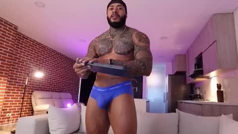 Snapshot of muscle_man19 chatting on October 2025 11:22:01 AM Nick online show from October 2025 11:22:01 AM